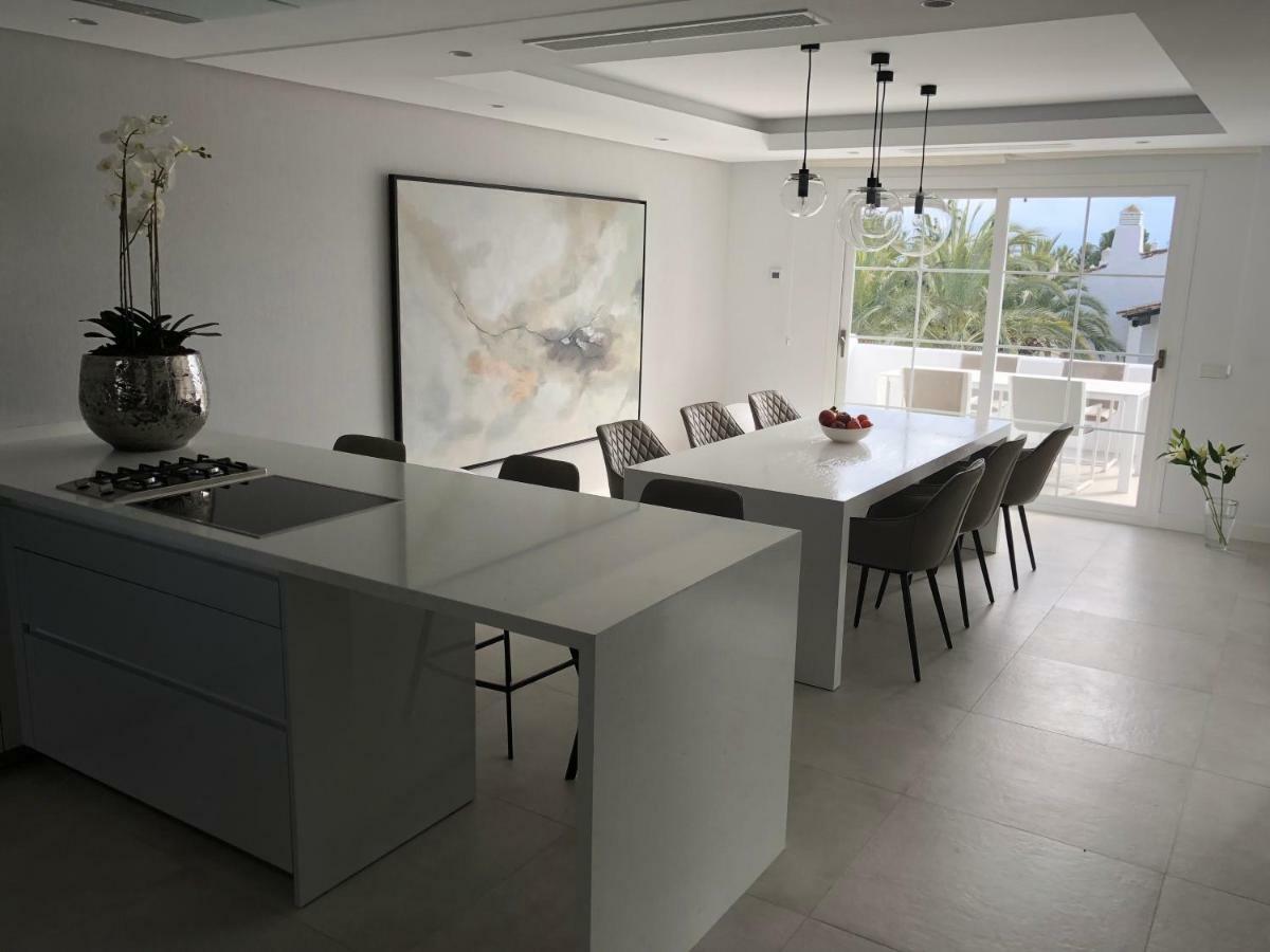 Modern Apartment Puente Romano Marbella Exteriör bild