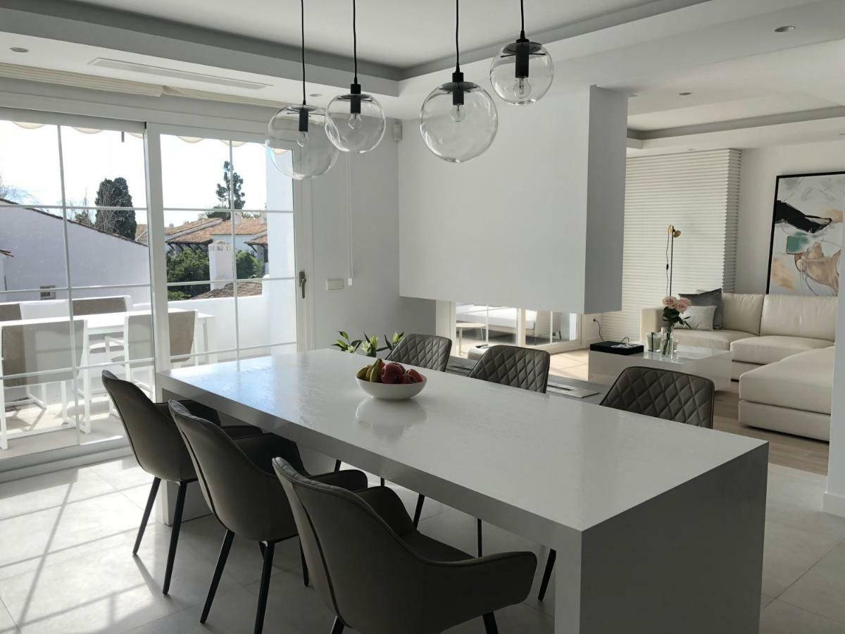 Modern Apartment Puente Romano Marbella Exteriör bild
